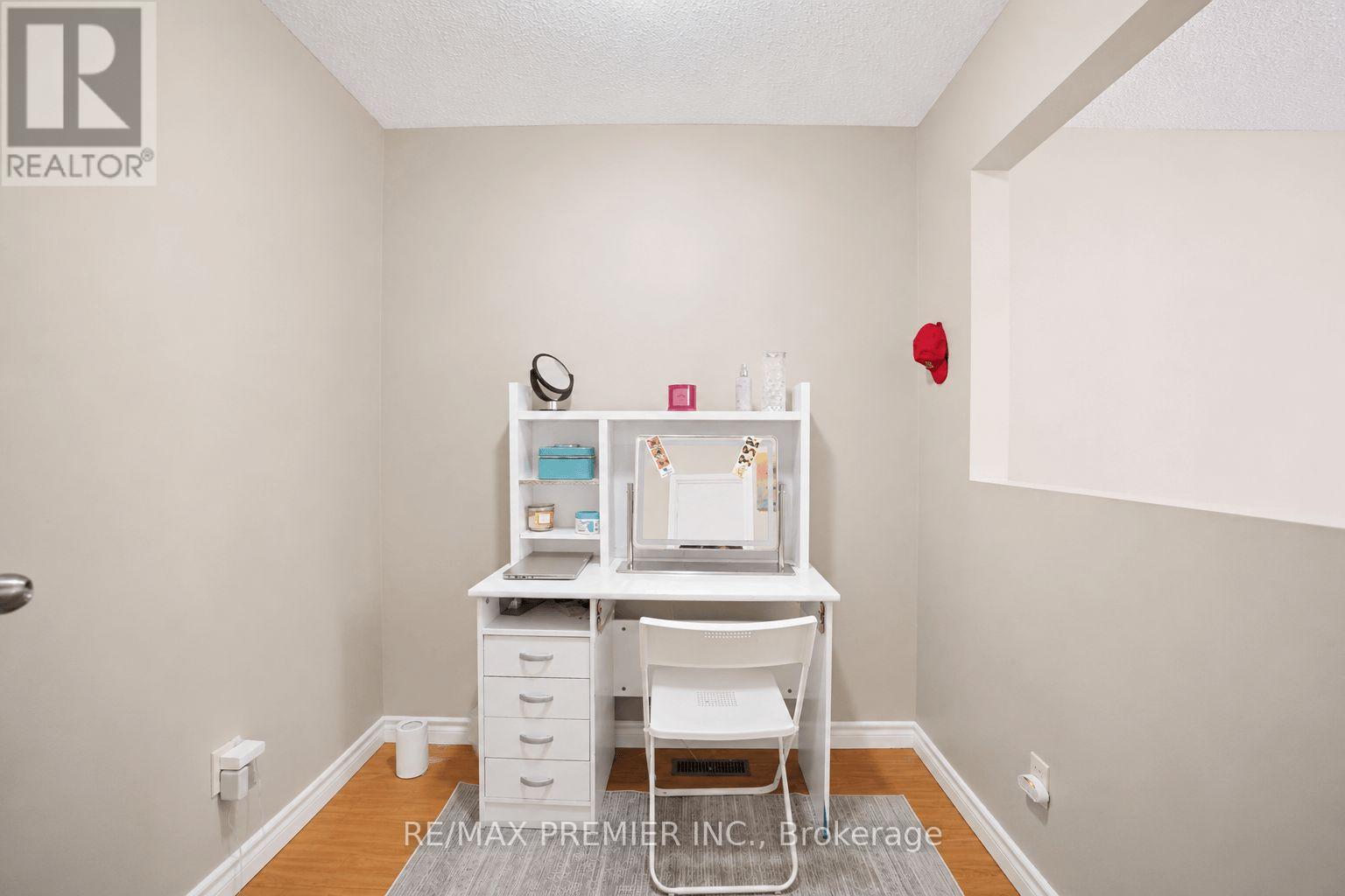 55 DEERPARK CRESCENT - 28