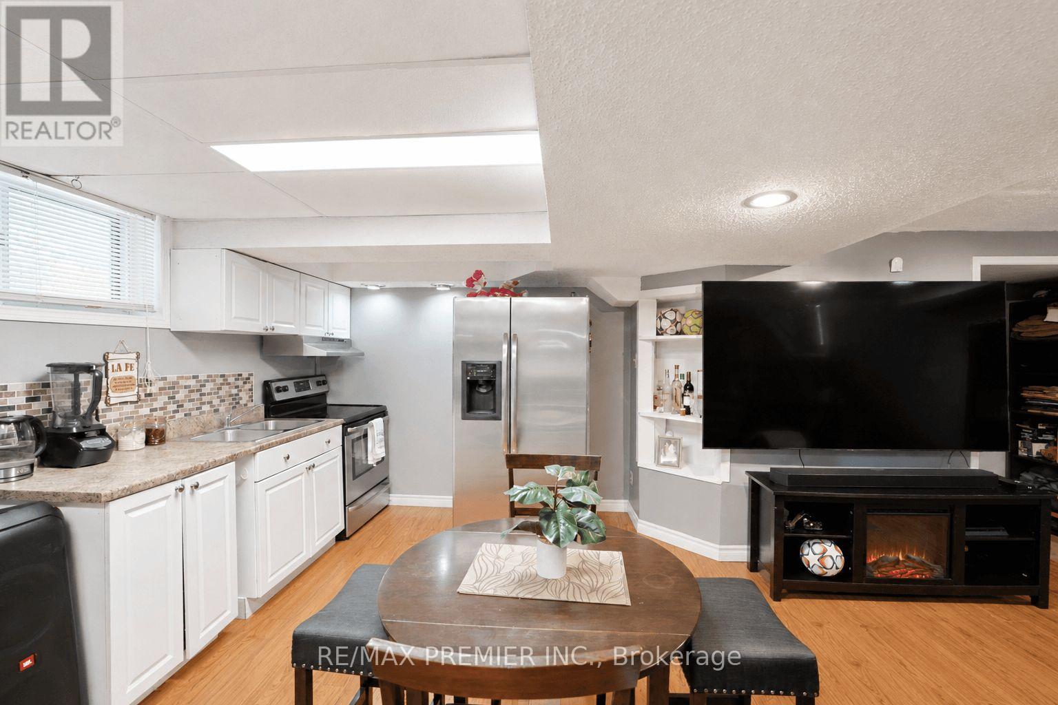 55 DEERPARK CRESCENT - 33