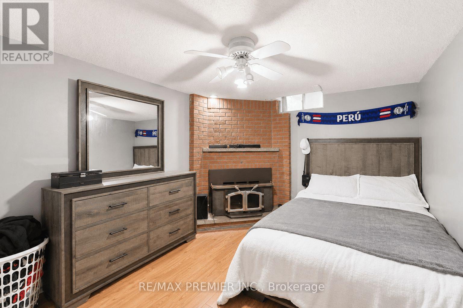 55 DEERPARK CRESCENT - 36