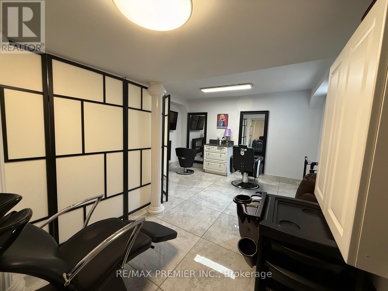 55 DEERPARK CRESCENT - 44