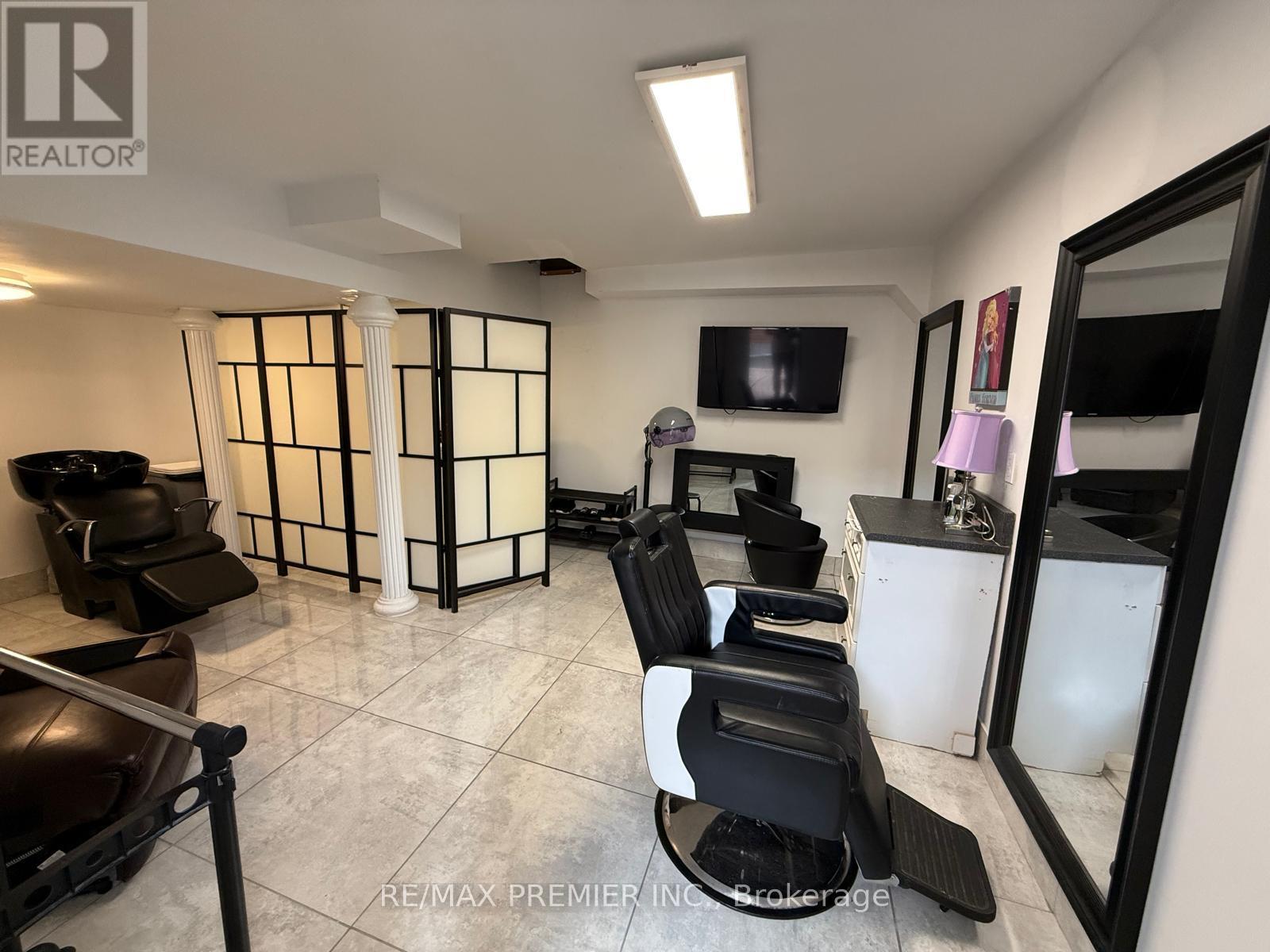 55 DEERPARK CRESCENT - 46