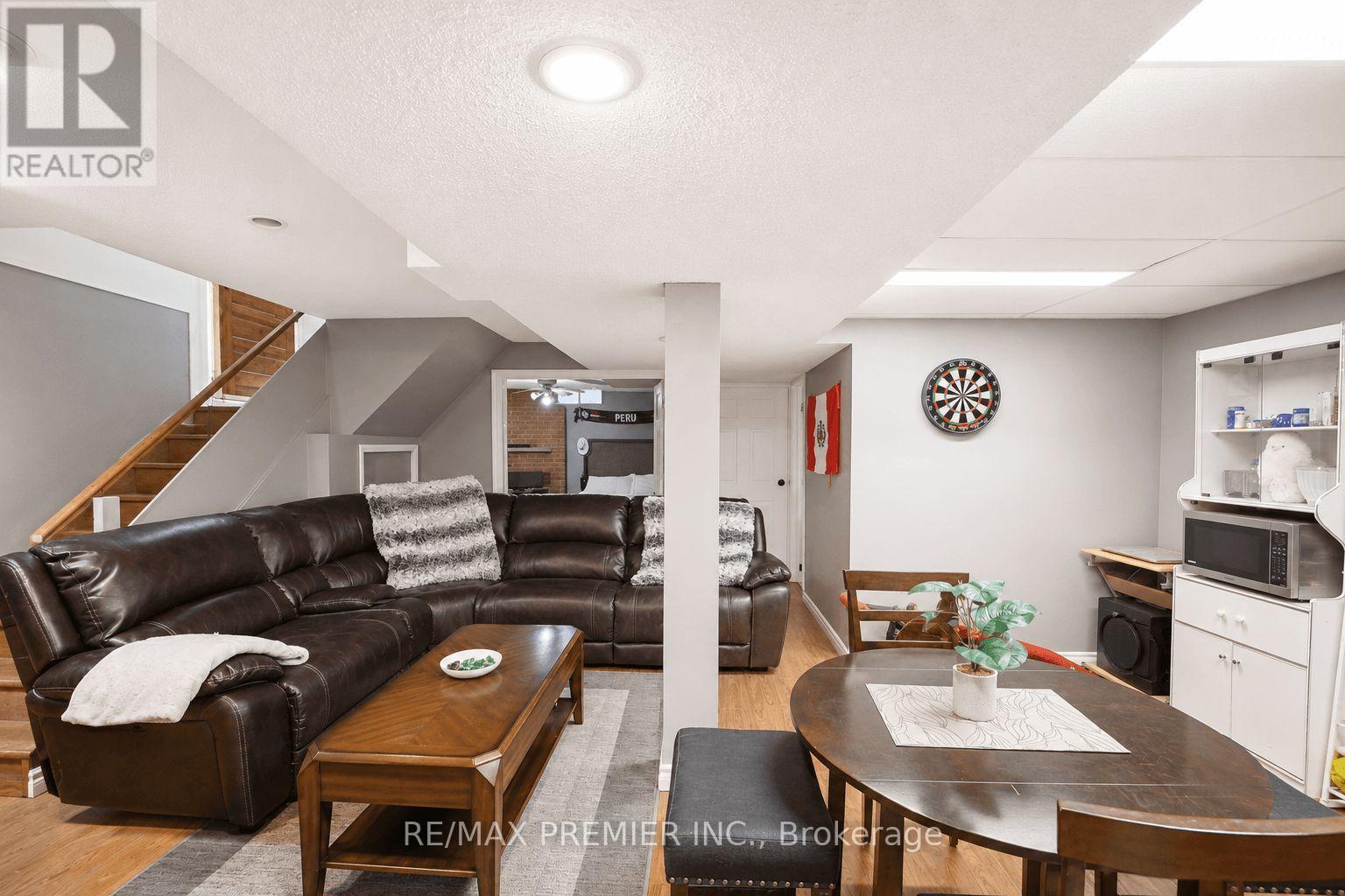 55 DEERPARK CRESCENT - 32