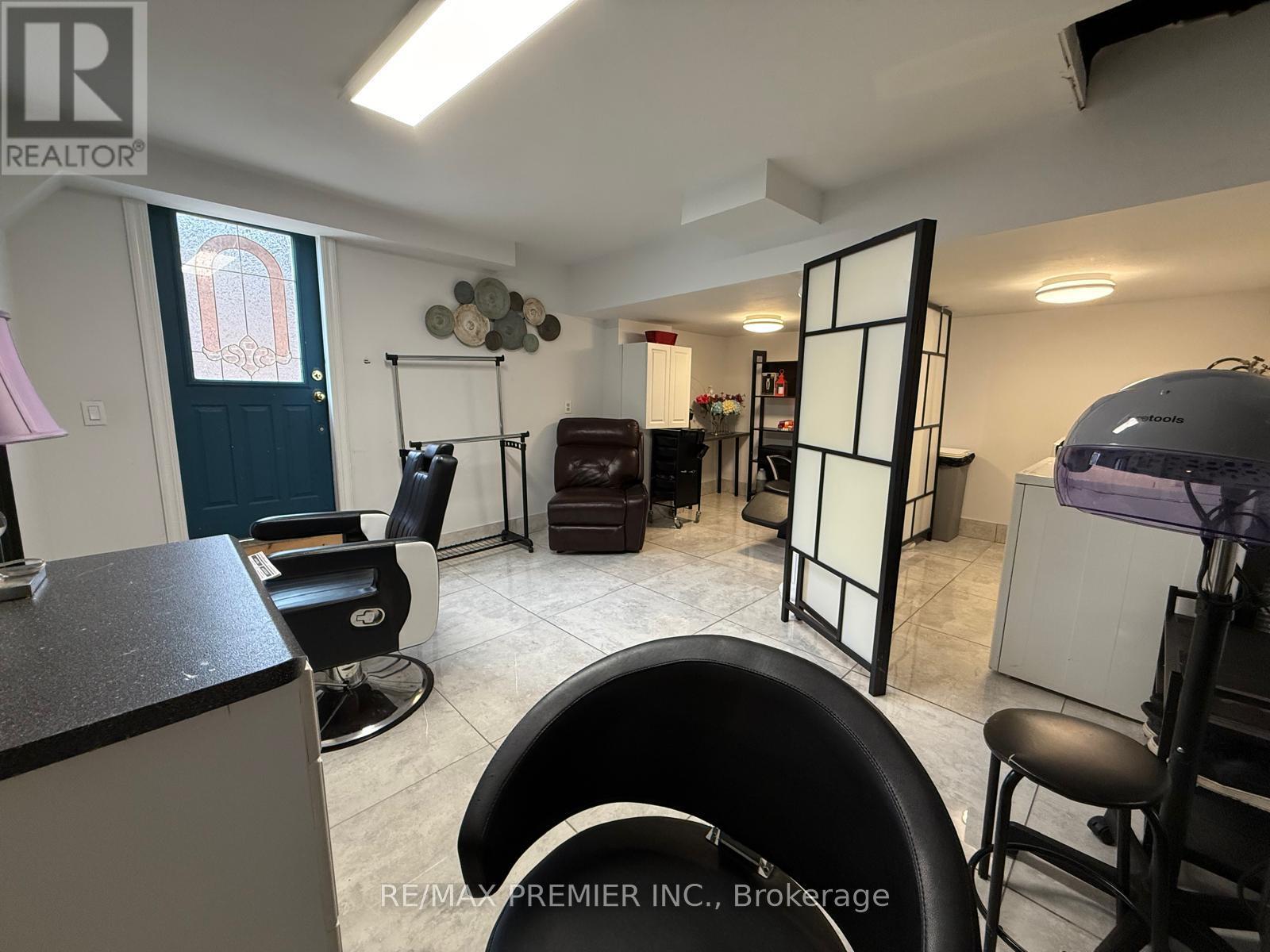 55 DEERPARK CRESCENT - 45