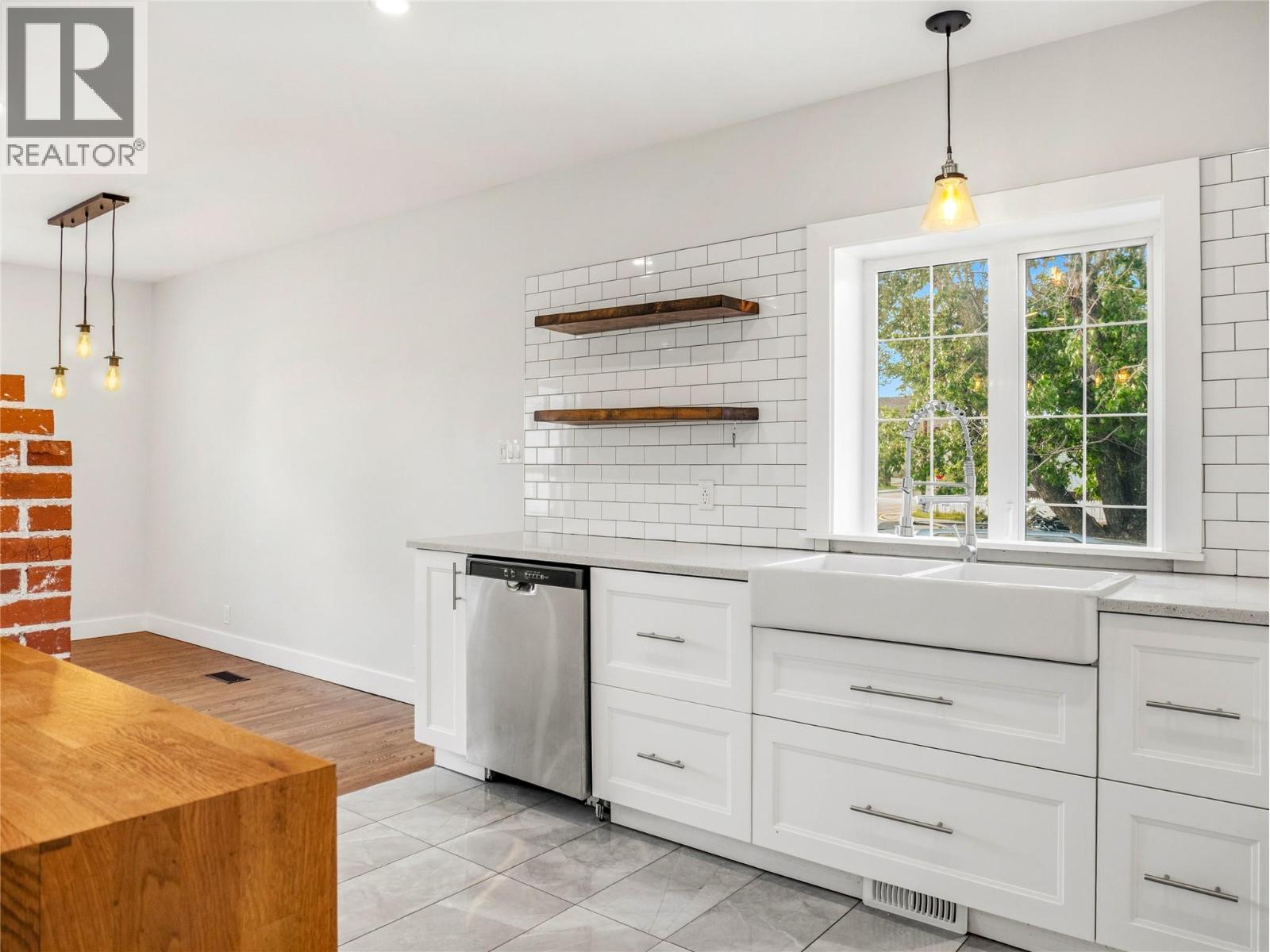 1229 105 Avenue - Image 11