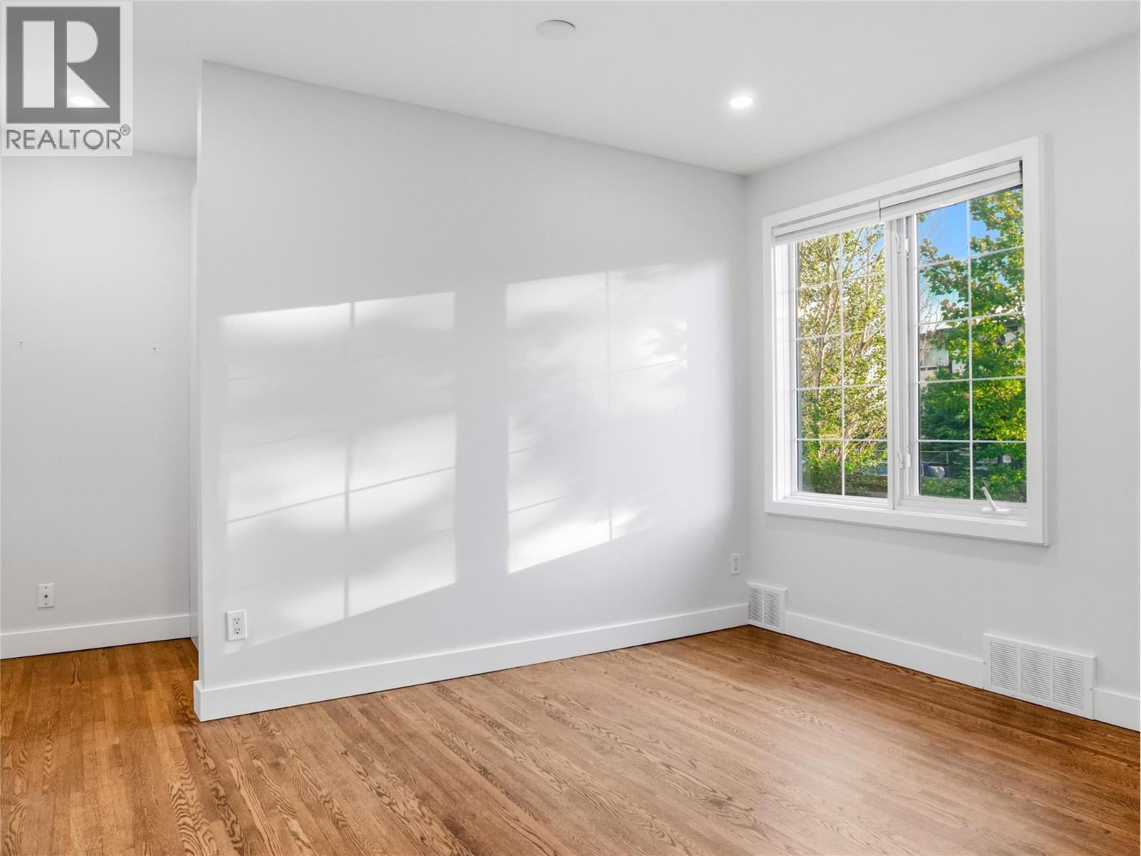 1229 105 Avenue - Image 29