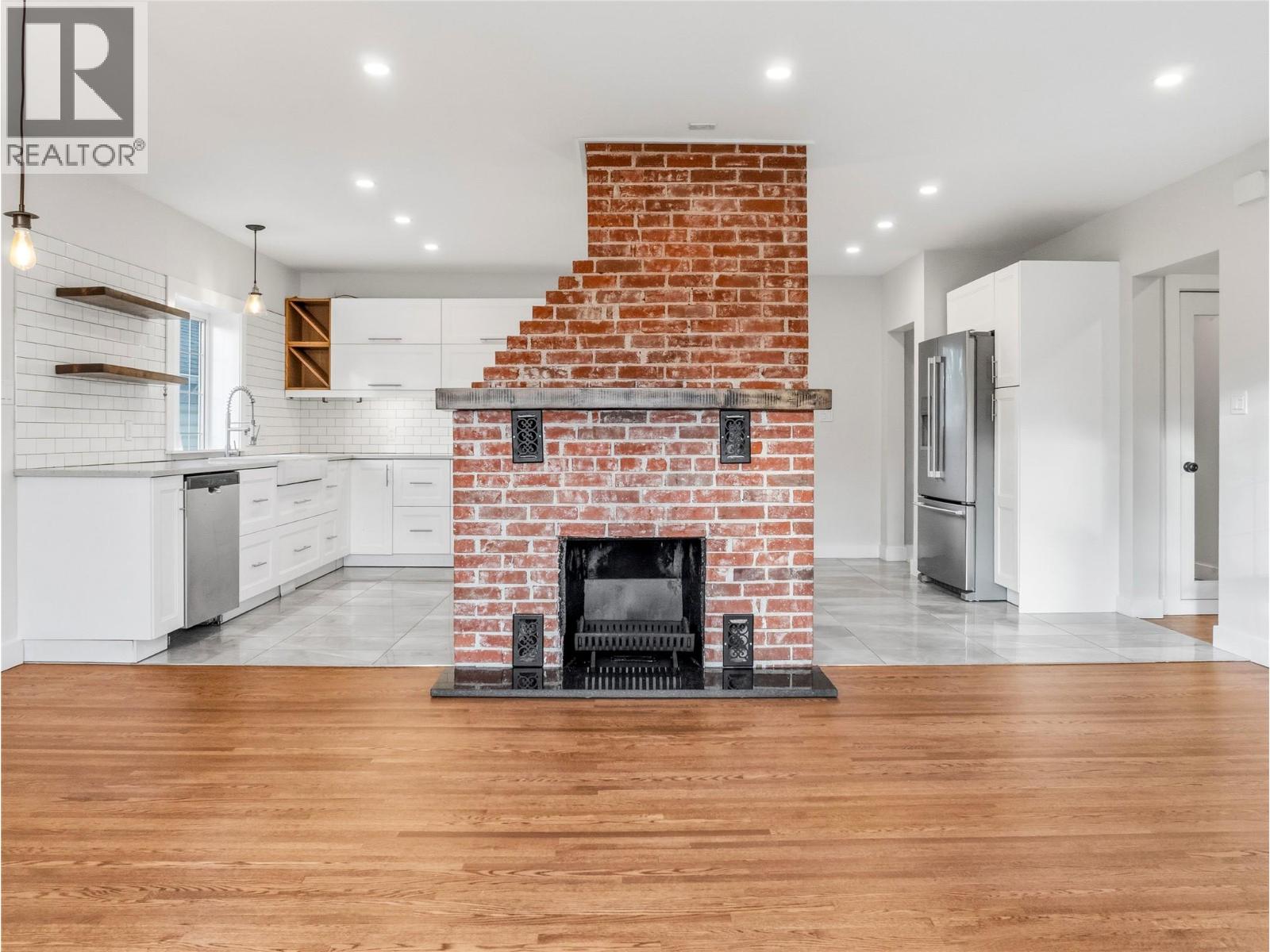 1229 105 Avenue - Image 3