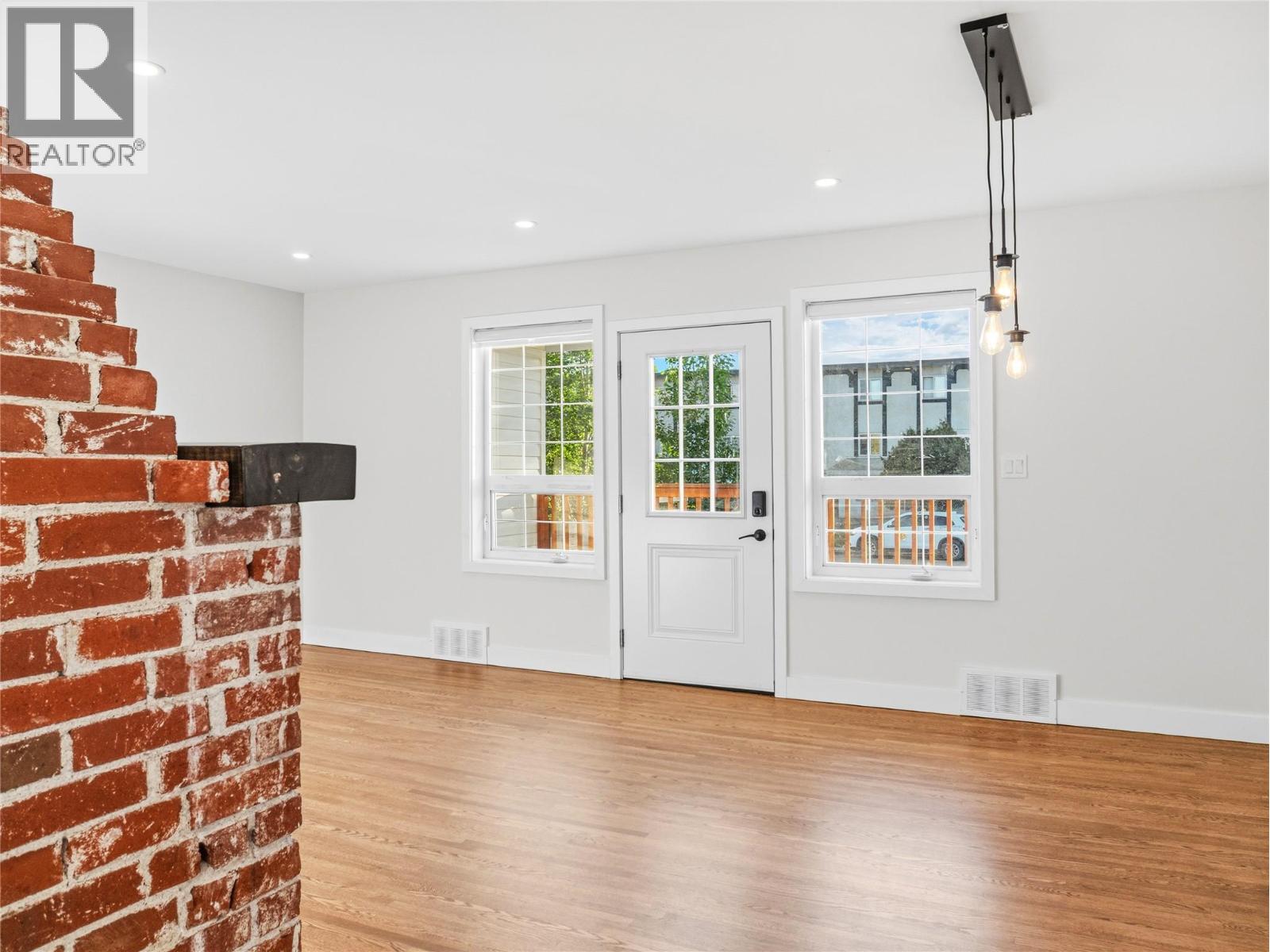 1229 105 Avenue - Image 6