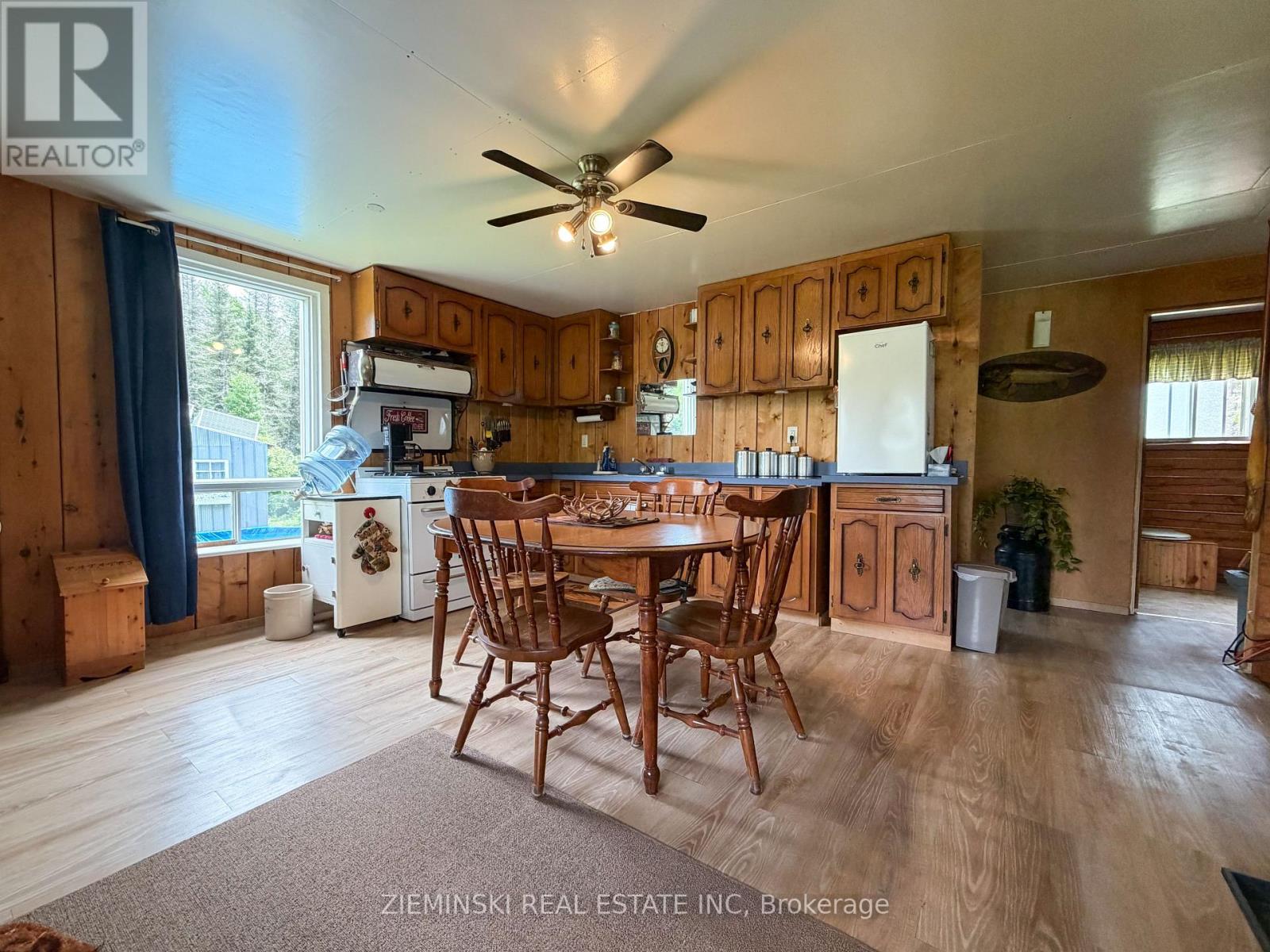 22 RAPIDS AVENUE - 2