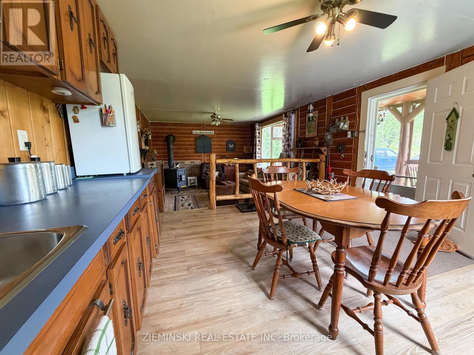 22 RAPIDS AVENUE - 4