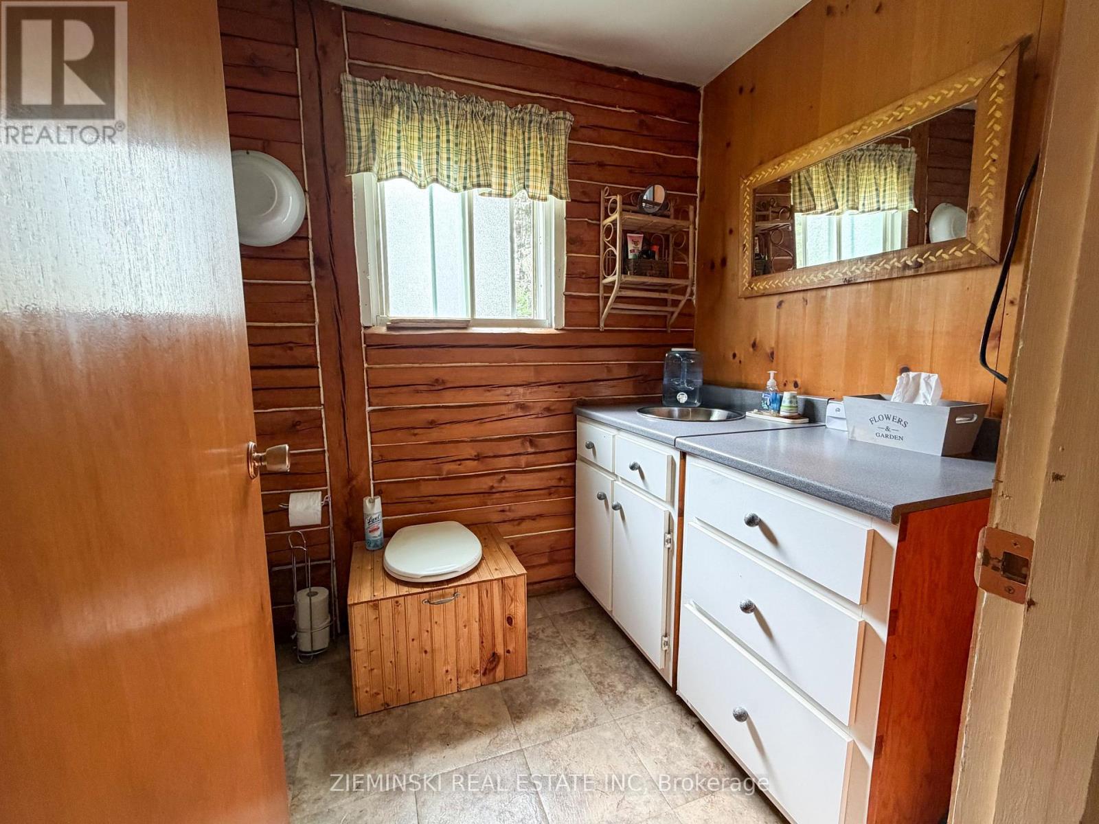 22 RAPIDS AVENUE - 9