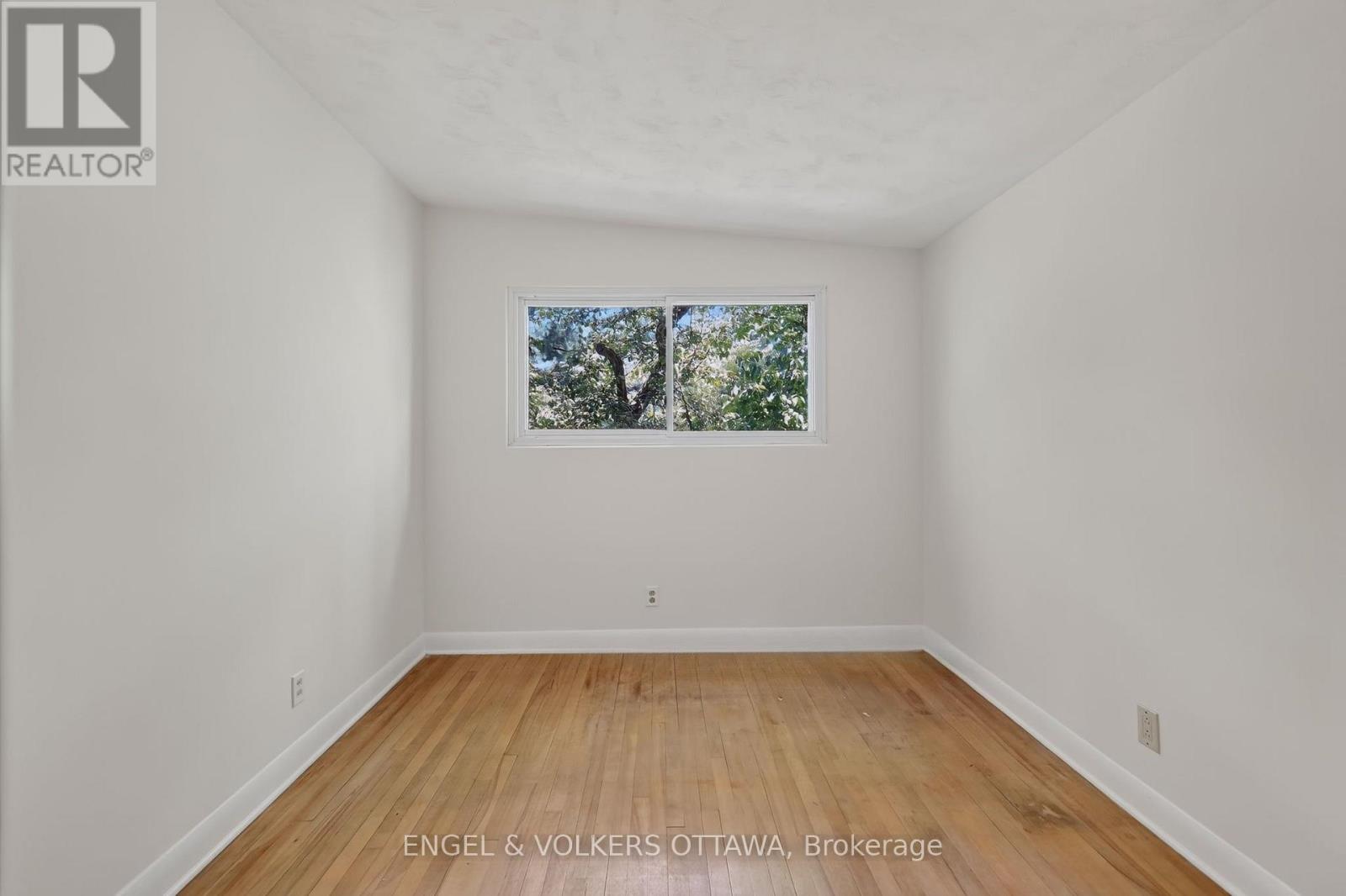 4 Bed, 2 Bath House for Sale in Ottawa – 1363 HERON ROAD, Ottawa – MLS# X13465120 - Image 17
