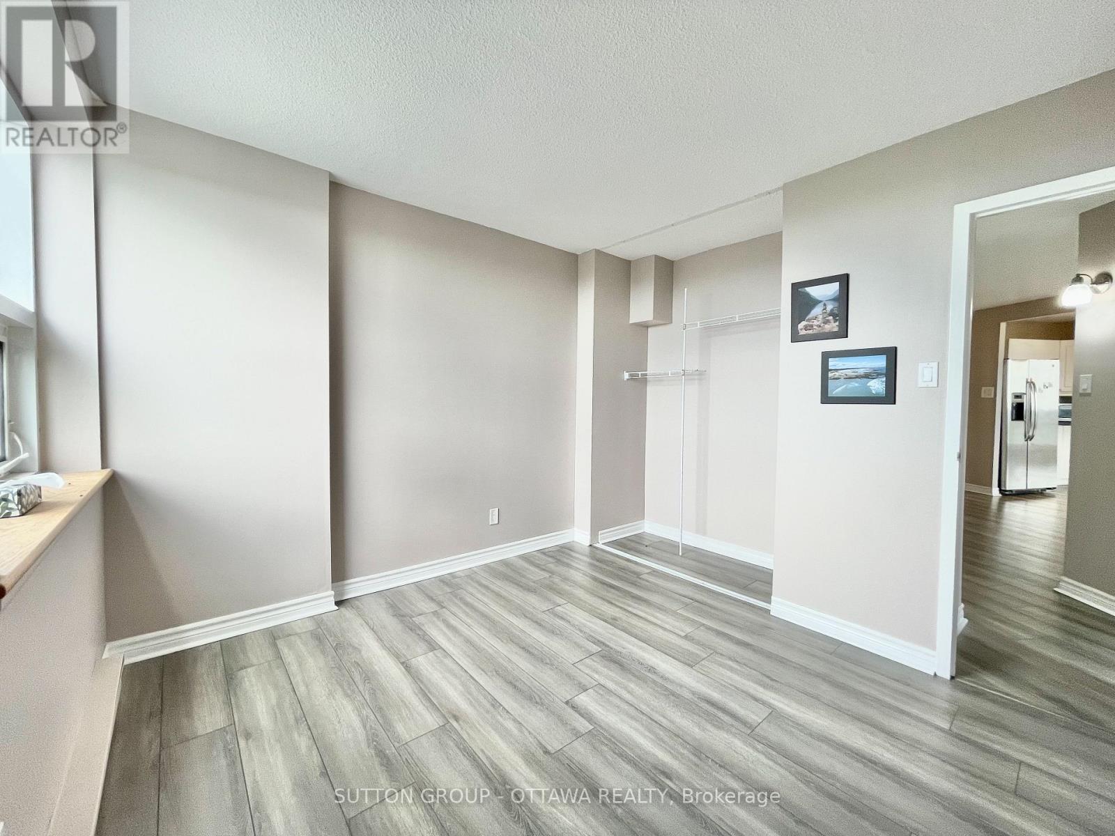 #1908 900 DYNES ROAD - 11
