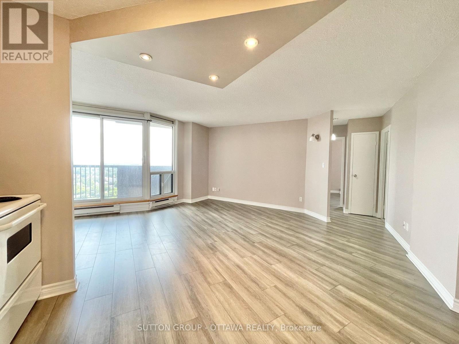 #1908 900 DYNES ROAD - 4
