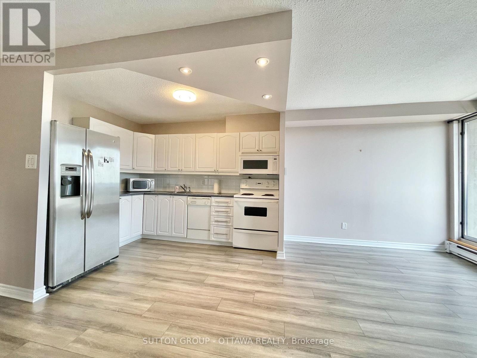#1908 900 DYNES ROAD - 5