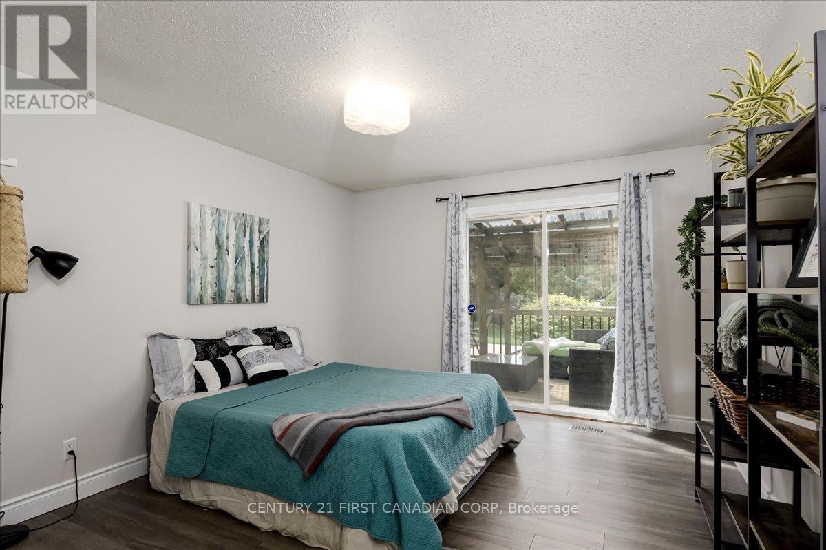 747 WHETTER AVENUE - 20