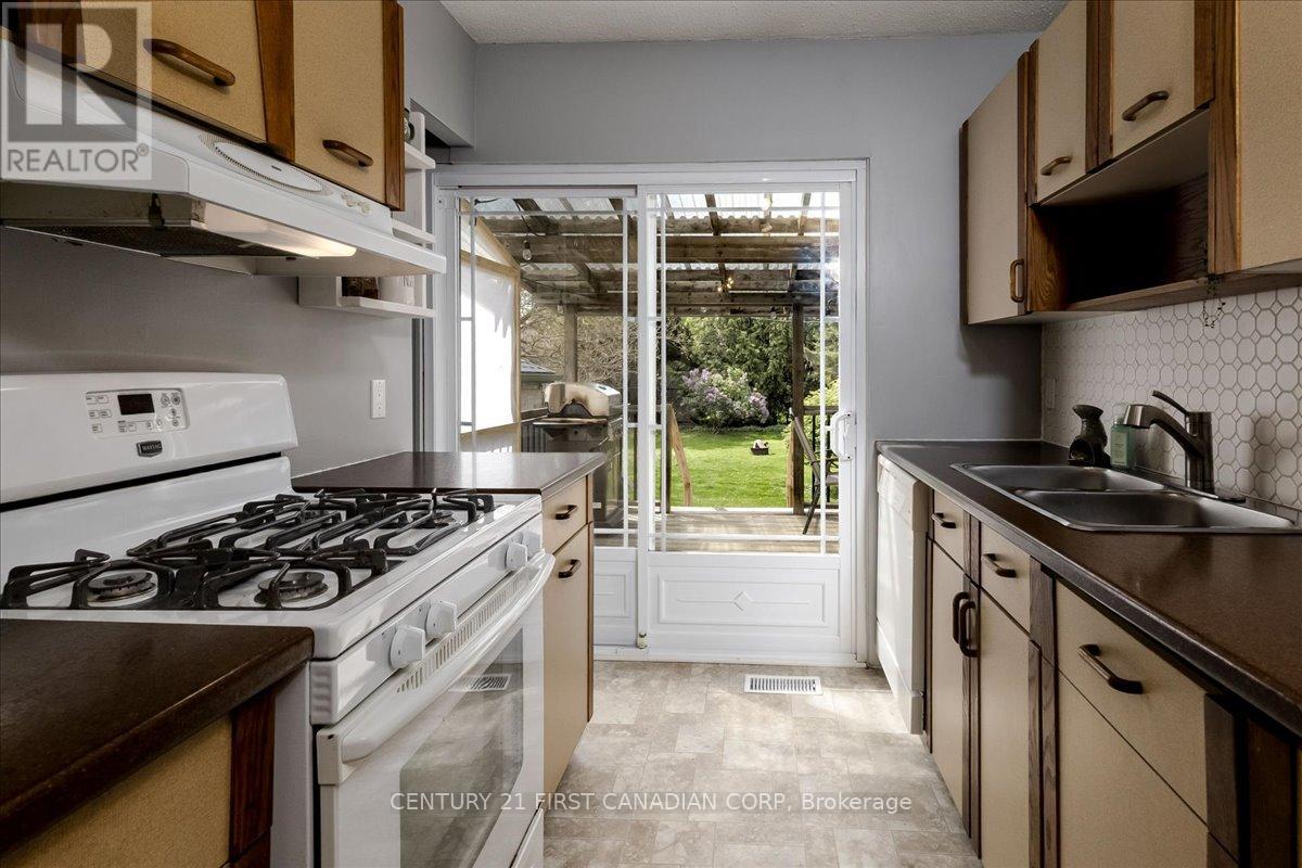 747 WHETTER AVENUE - 12