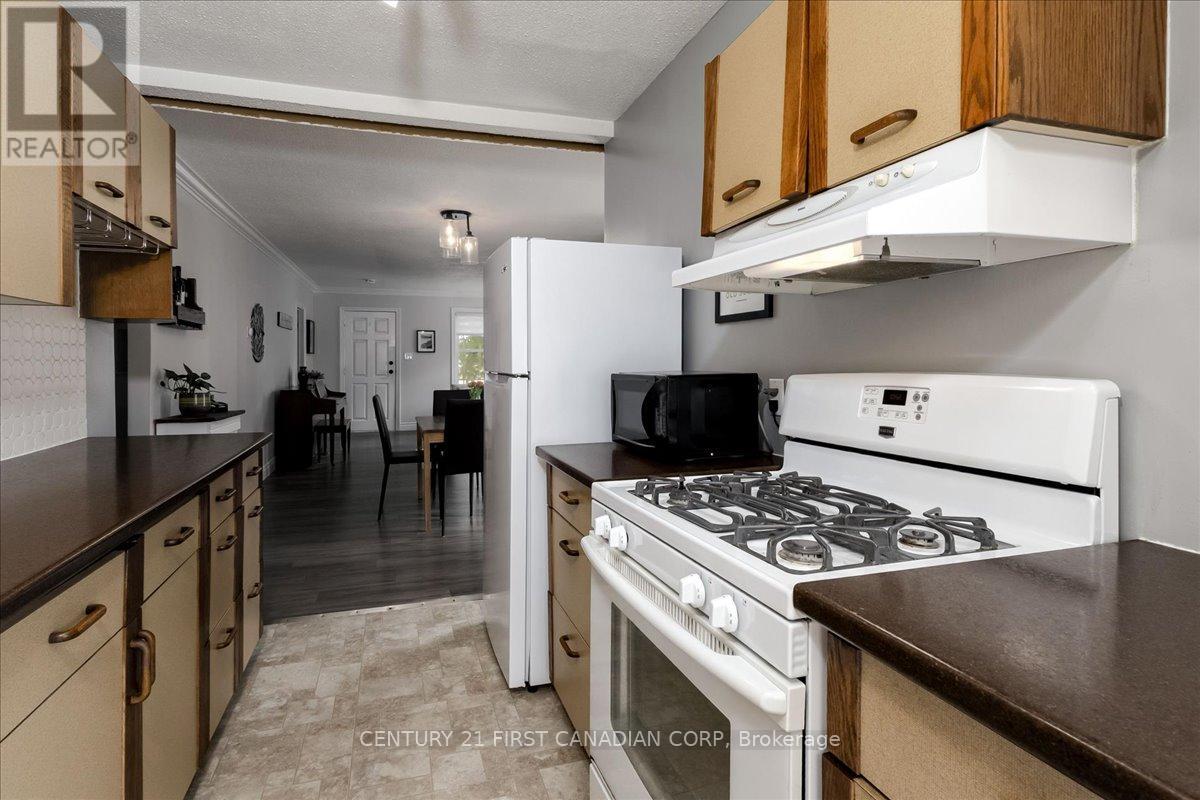 747 WHETTER AVENUE - 13