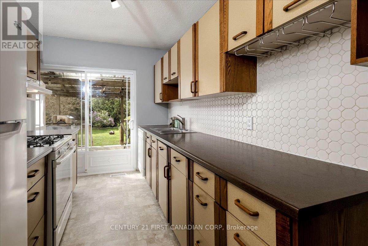 747 WHETTER AVENUE - 14