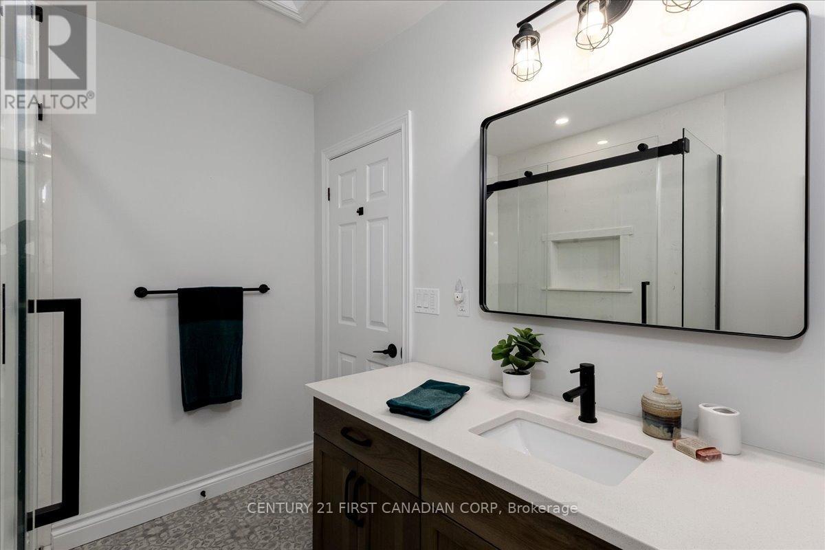 747 WHETTER AVENUE - 26