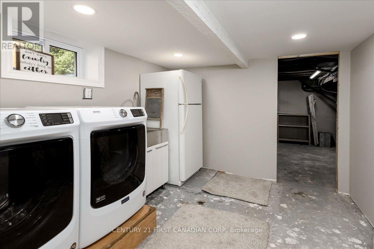 747 WHETTER AVENUE - 28
