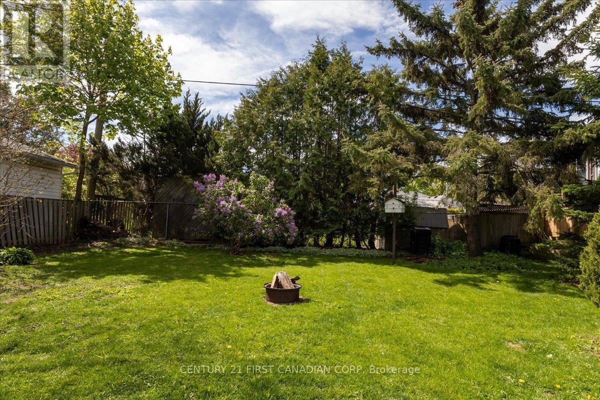 747 WHETTER AVENUE - 36