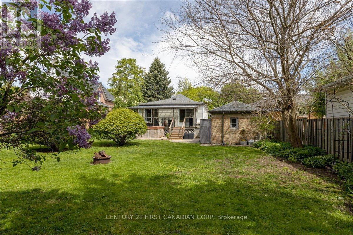 747 WHETTER AVENUE - 30