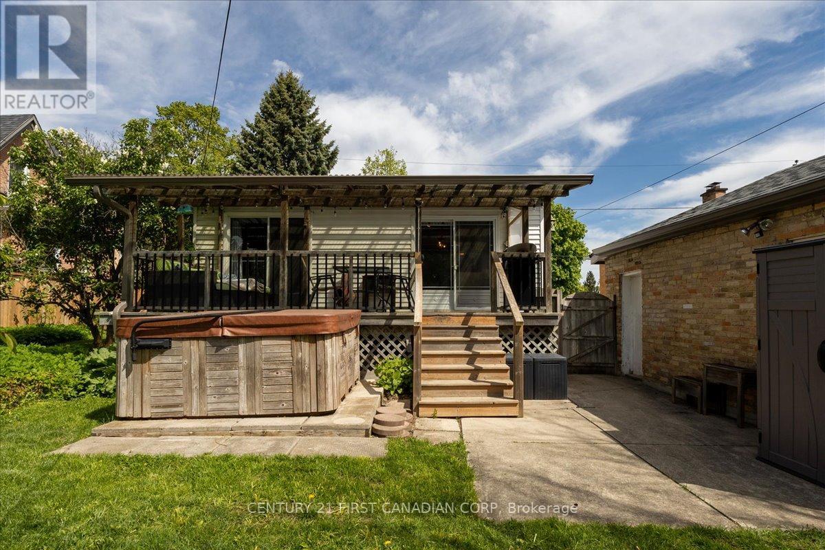 747 WHETTER AVENUE - 29