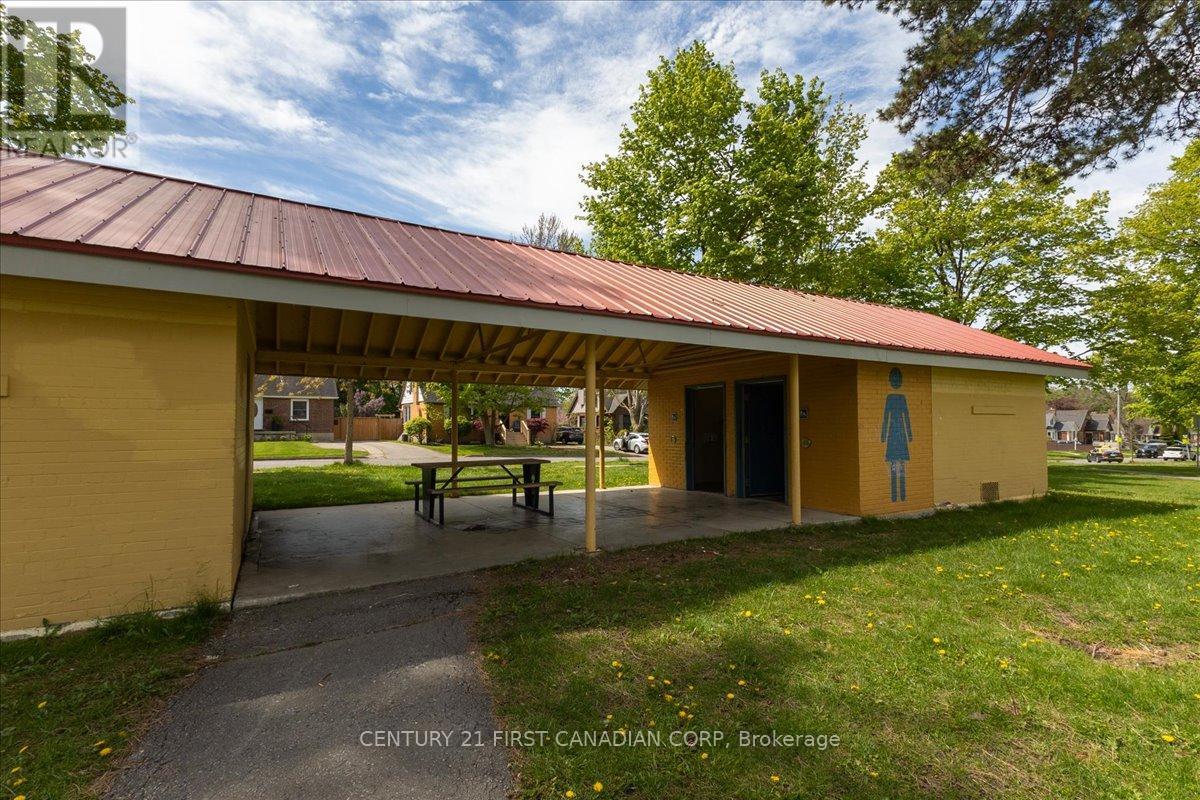 747 WHETTER AVENUE - 41