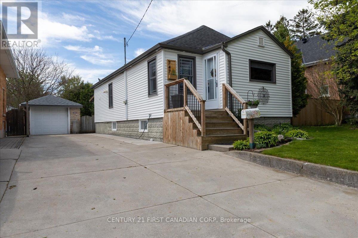 747 WHETTER AVENUE - 5