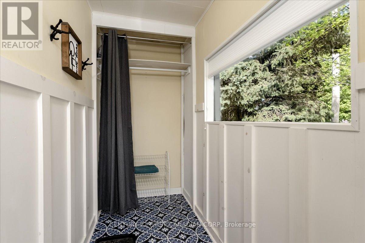 747 WHETTER AVENUE - 8
