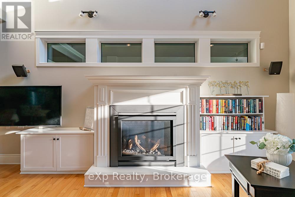 141 BAY STREET - 15