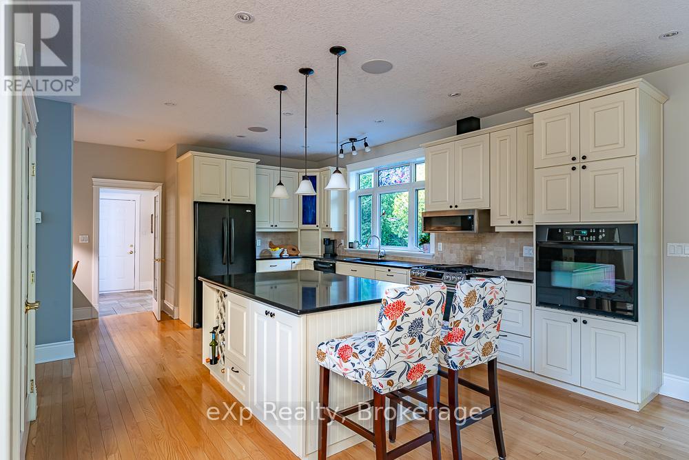 141 BAY STREET - 24