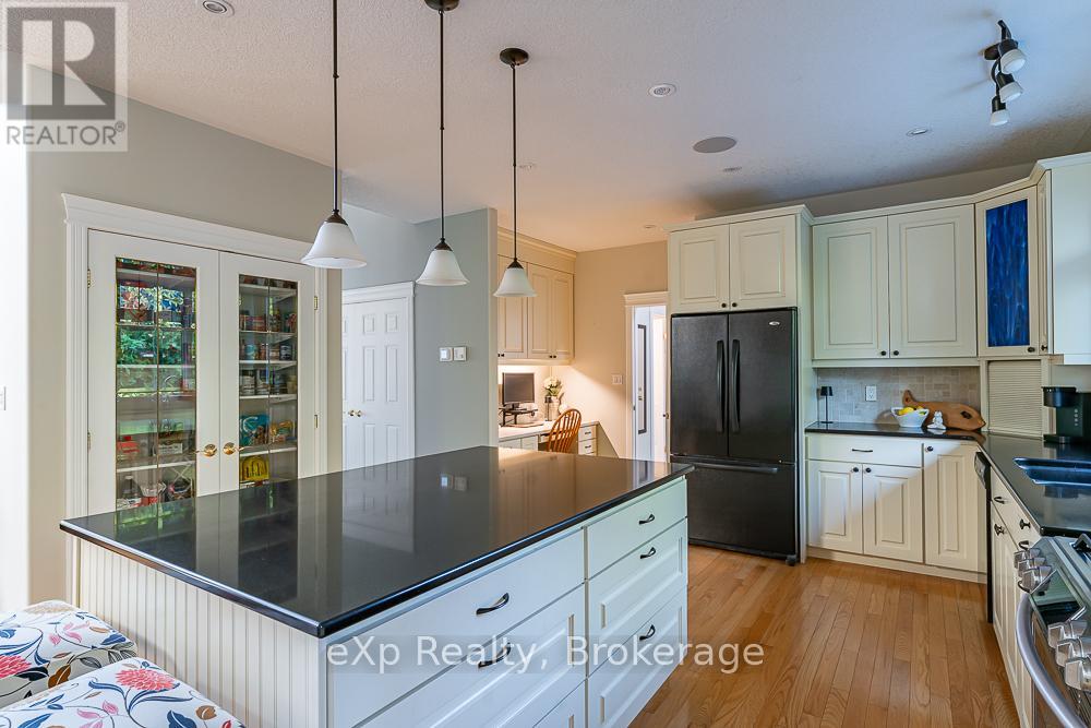 141 BAY STREET - 26