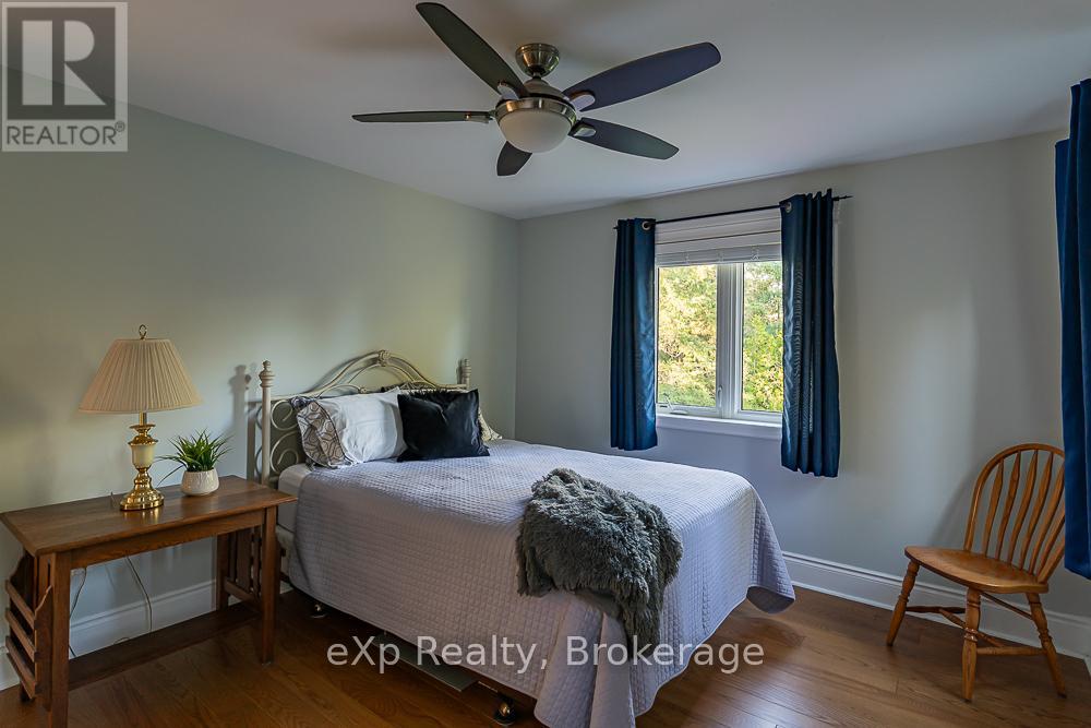 141 BAY STREET - 34