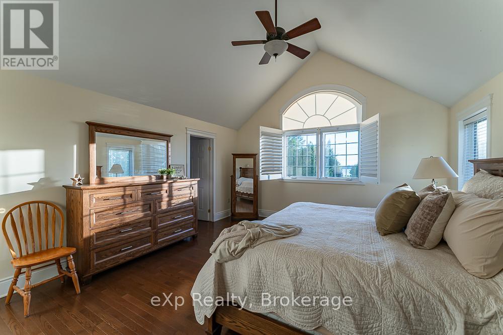 141 BAY STREET - 39