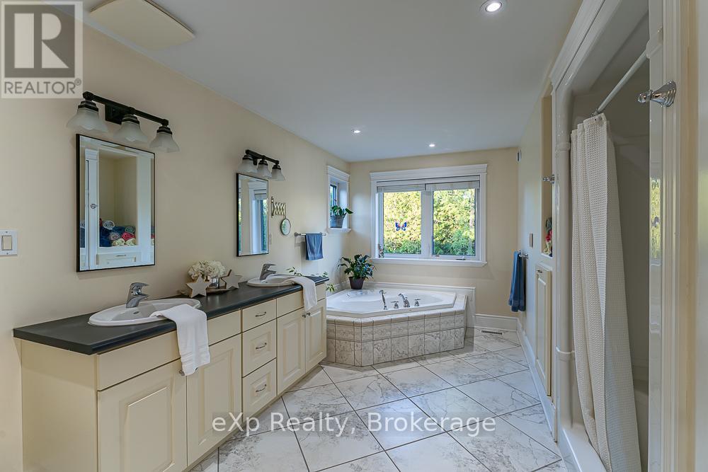 141 BAY STREET - 40