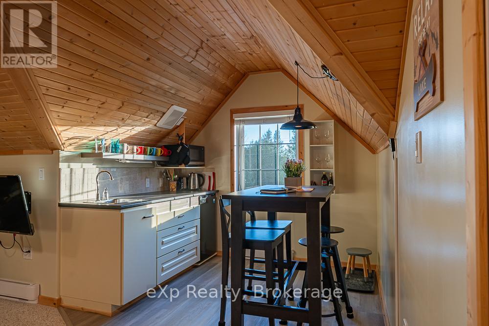 141 BAY STREET - 43