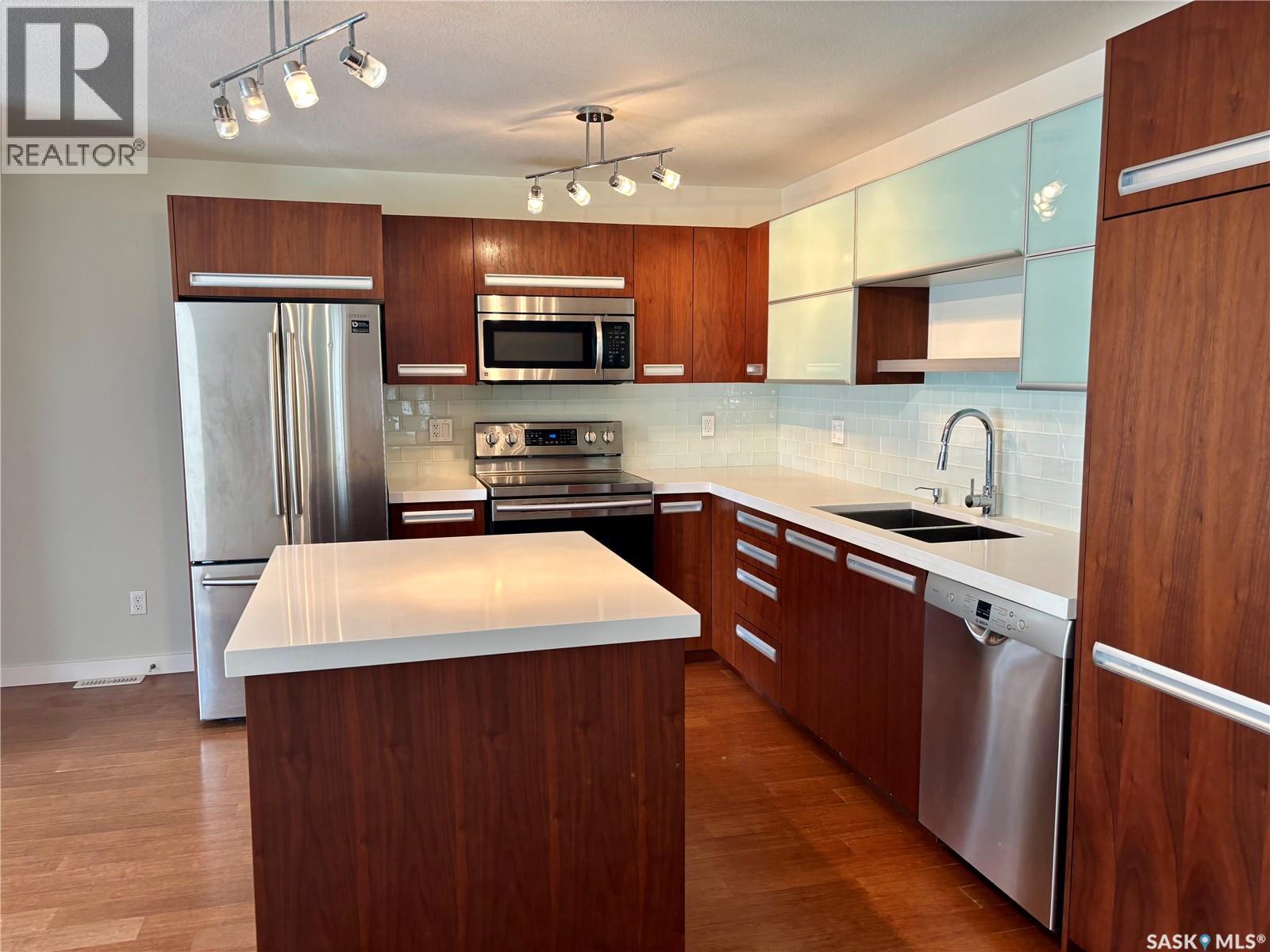 801 1015 Patrick CRESCENT - photo 3