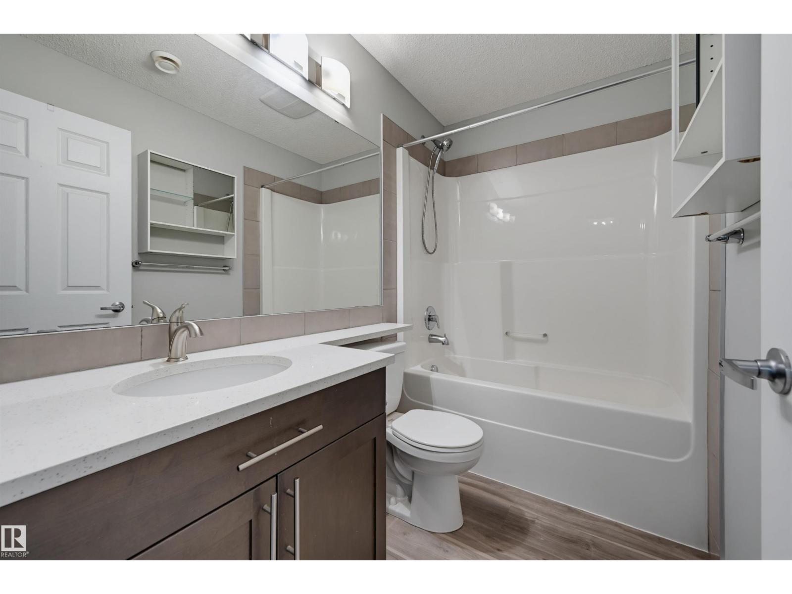 #23 6520 2 AV SW - 17