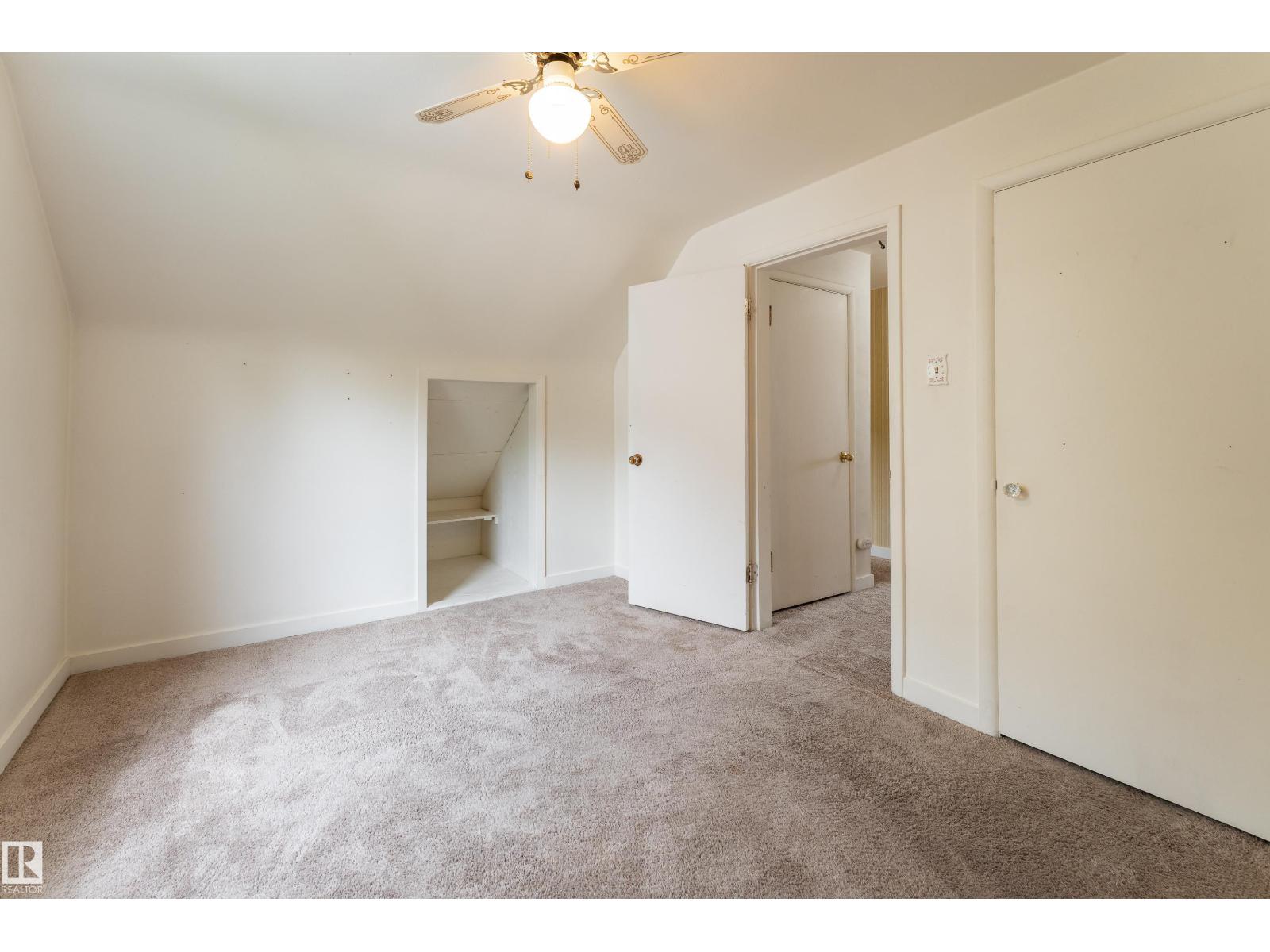 7528 82 AV NW — photo 26