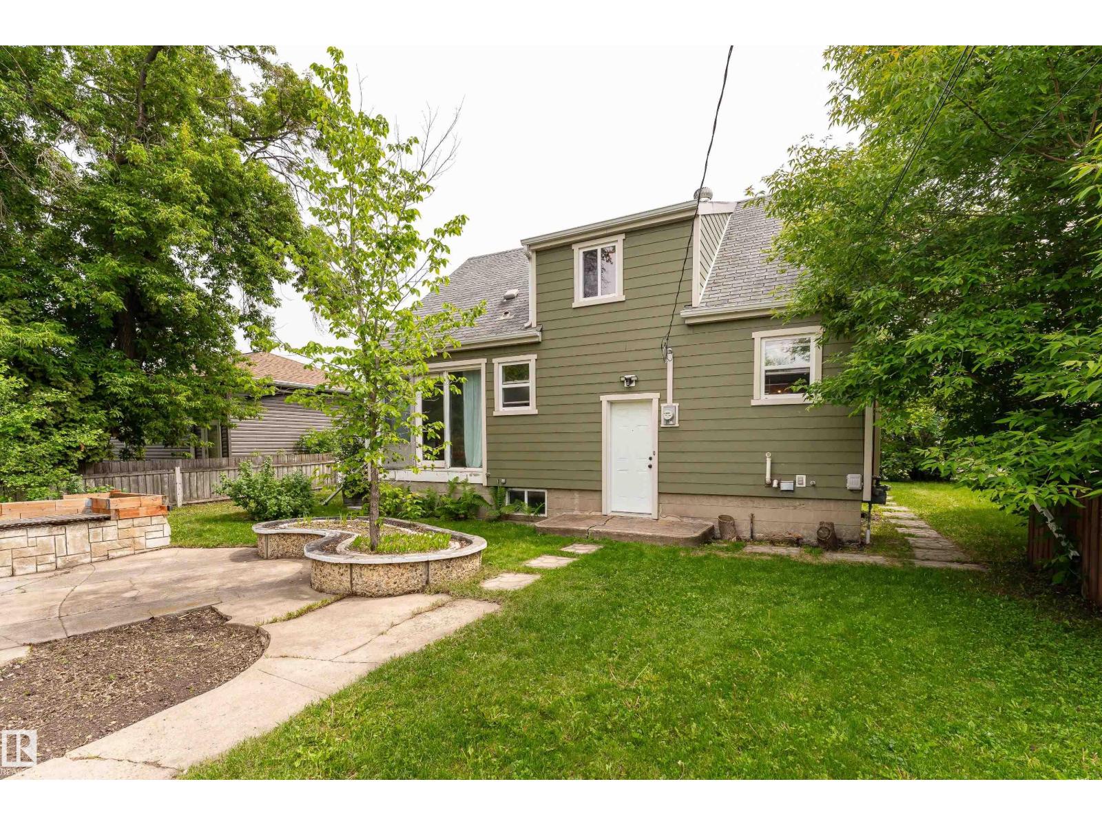 7528 82 AV NW — photo 50