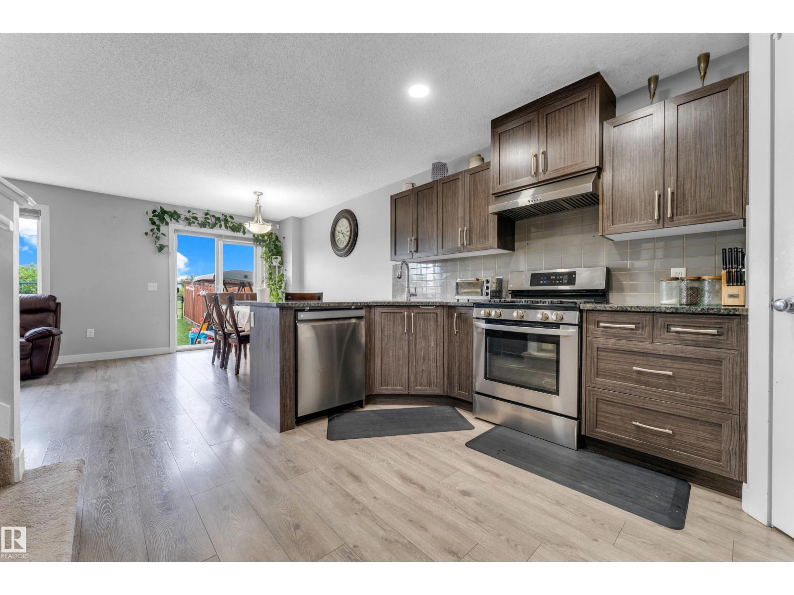 1750 27 ST NW — photo 11