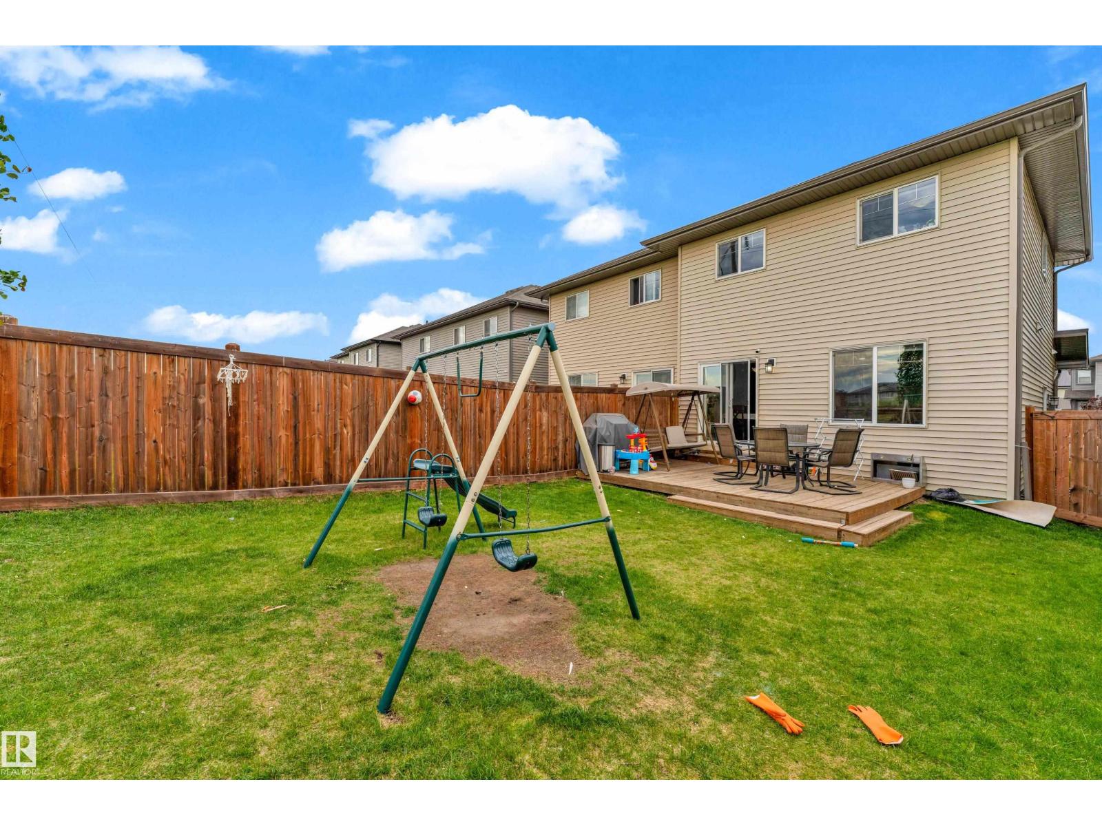 1750 27 ST NW — photo 35