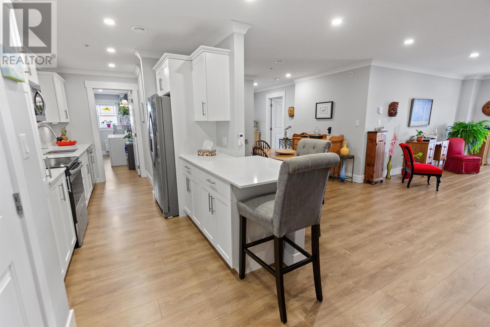 #403 18 Gilbert Drive - 15