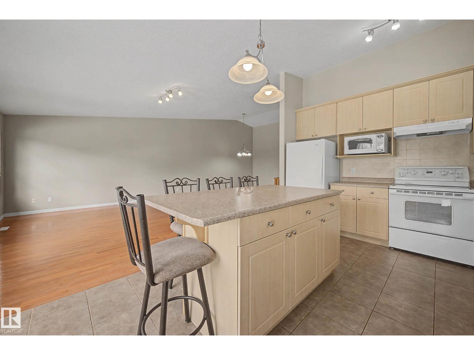 #6 2031 BRENNAN CR NW - 15