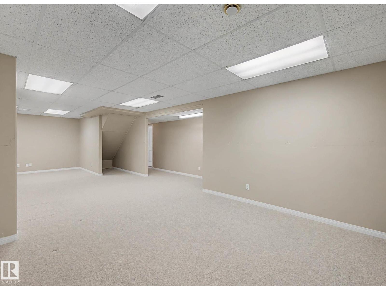 #6 2031 BRENNAN CR NW — photo 32