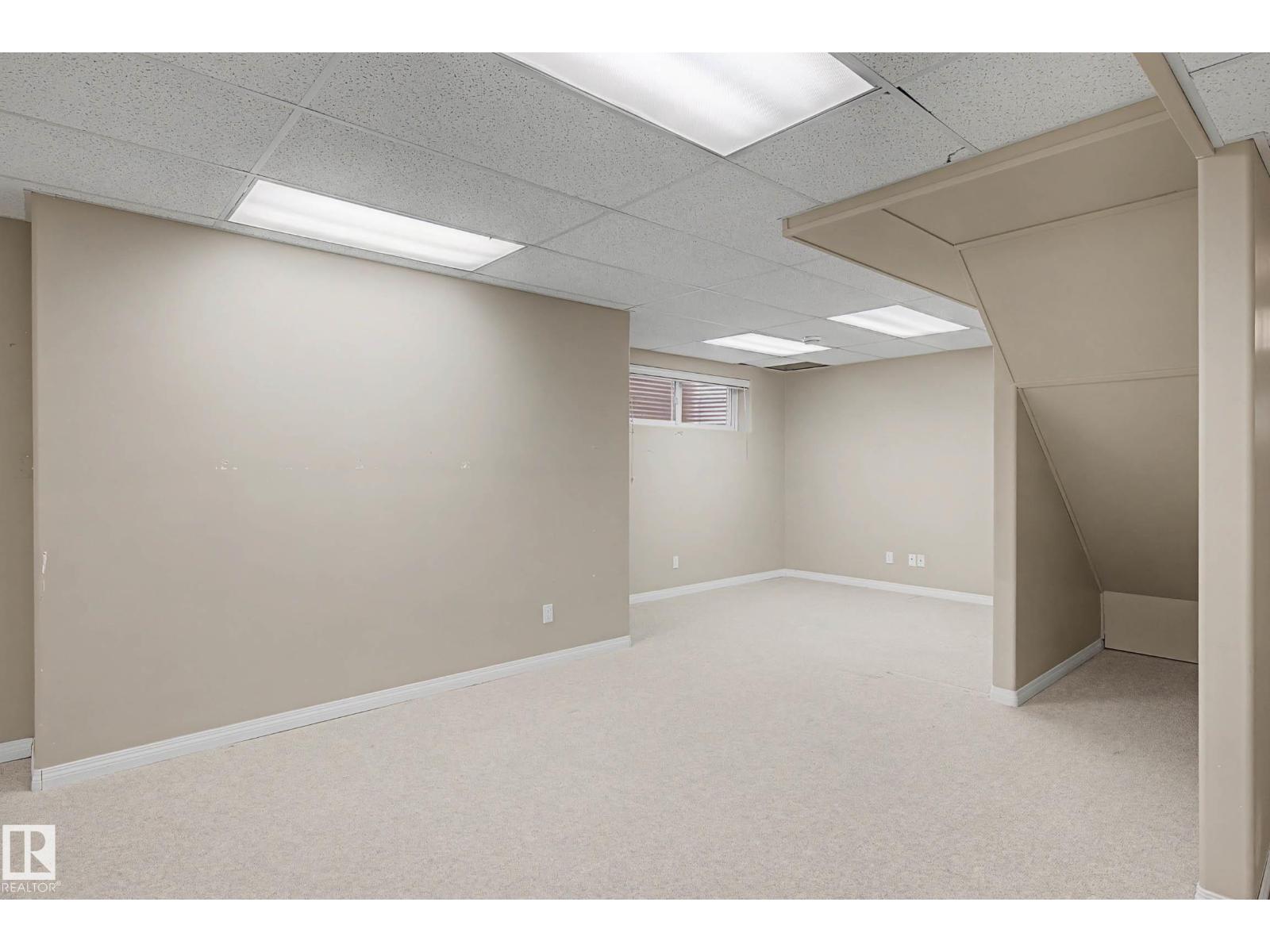 #6 2031 BRENNAN CR NW — photo 34