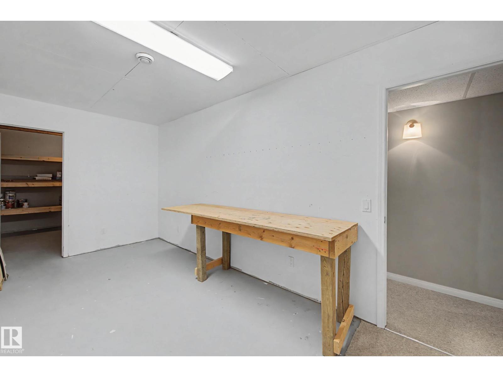 #6 2031 BRENNAN CR NW — photo 37