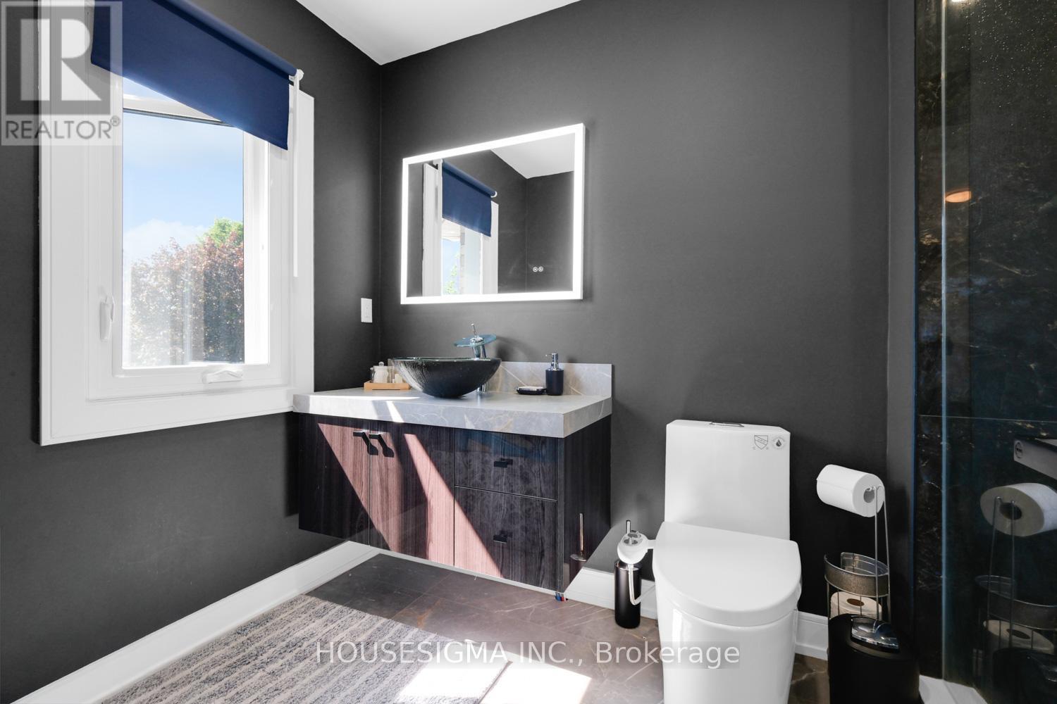 46 VENICE CRESCENT - 26