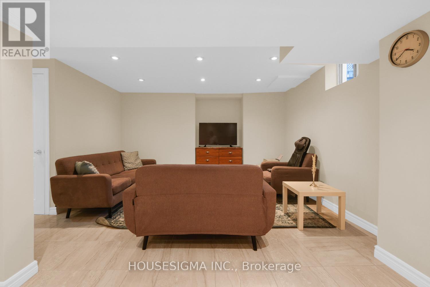 46 VENICE CRESCENT - 37